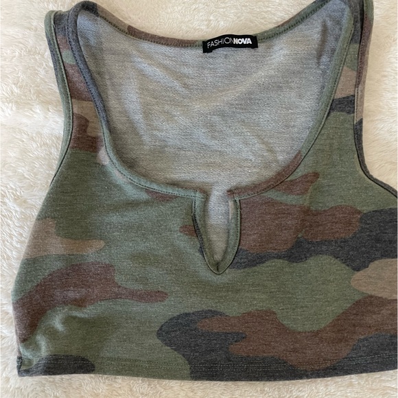 Bundle of Tank-tops - Picture 12 of 13